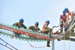 電網檢修迎戰夏季用電高峰