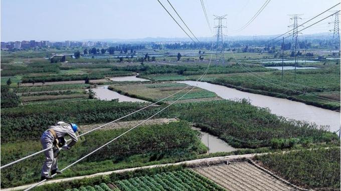 高空作業(yè)線路體檢 確?？煽抗╇? /></a>
				<span>高空作業(yè)線路體檢 確?？煽抗╇?/span>
			</li>
			<li>
				<a href=