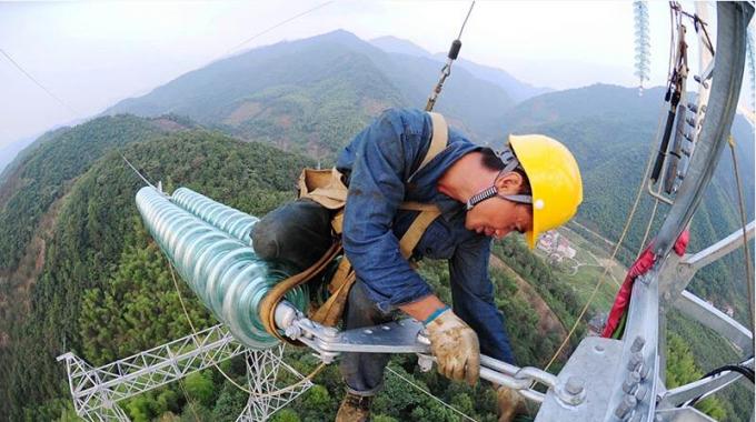 加緊建設(shè)安徽寧國至黃山吳川變電站220千伏輸電線路
