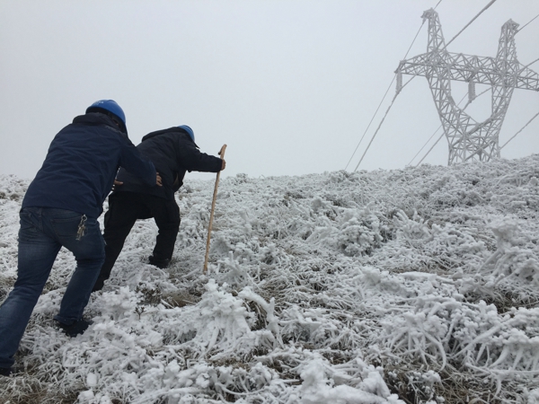  云南電網(wǎng)積極應(yīng)對雨雪天氣確保電網(wǎng)安全