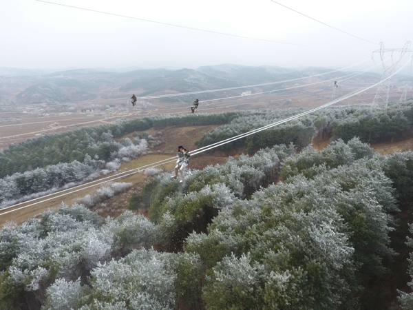  云南電網(wǎng)積極應(yīng)對雨雪天氣確保電網(wǎng)安全