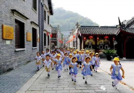 量身定做旅游項(xiàng)目 江蘇在港啟動(dòng)“兩個(gè)一萬”惠民行動(dòng)