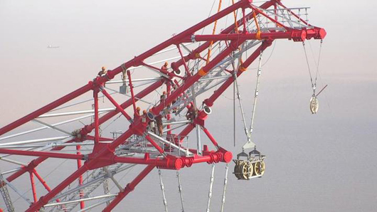 舟山380米高輸電雙子塔順利結頂再創世界新紀錄